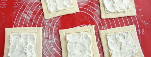 слойки с сырно-томатной начинкой. Шаг 4