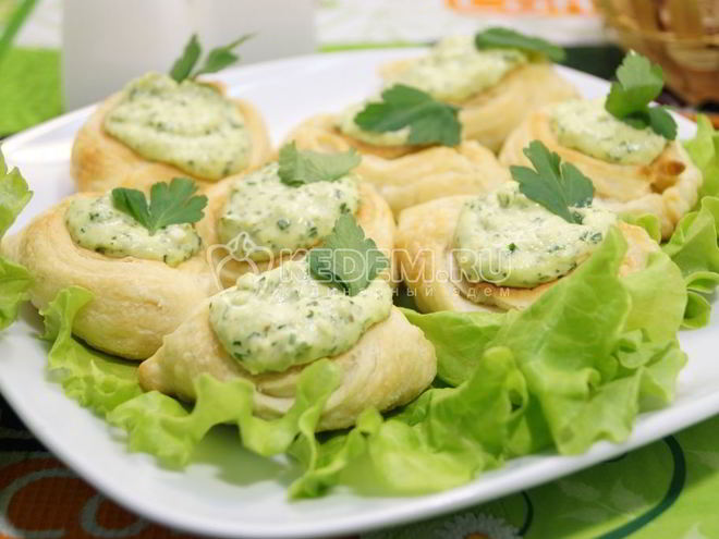 Рецепт слоек с сырной пастой