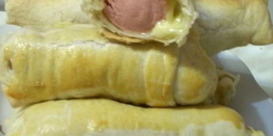 Слойки с сыром и сосисками