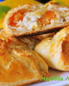 Слойки с творогом и тыквой