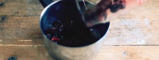 слойки со свежесваренным вареньем из слоеного теста. Шаг 3