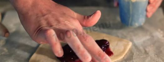 слойки со свежесваренным вареньем из слоеного теста. Шаг 8