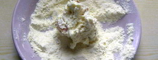 кукурузные сырники с вяленой грушей. Шаг 3