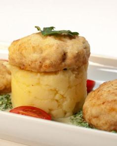 Мясные сырники с зеленой сметаной