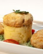 Мясные сырники с зеленой сметаной