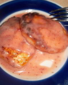 Нежнейшие сырники с соусом Клубника со сливками