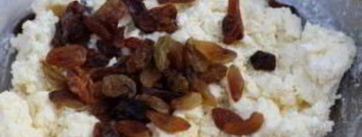 сырники из творога с изюмом. Шаг 4