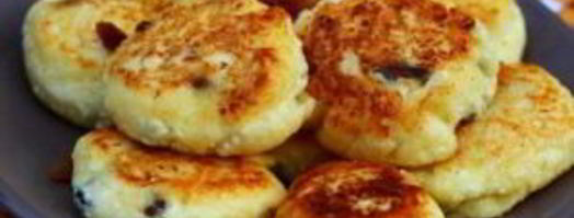 сырники из творога с изюмом. Шаг 7