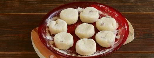 сырники из творожной массы с изюмом. Шаг 5