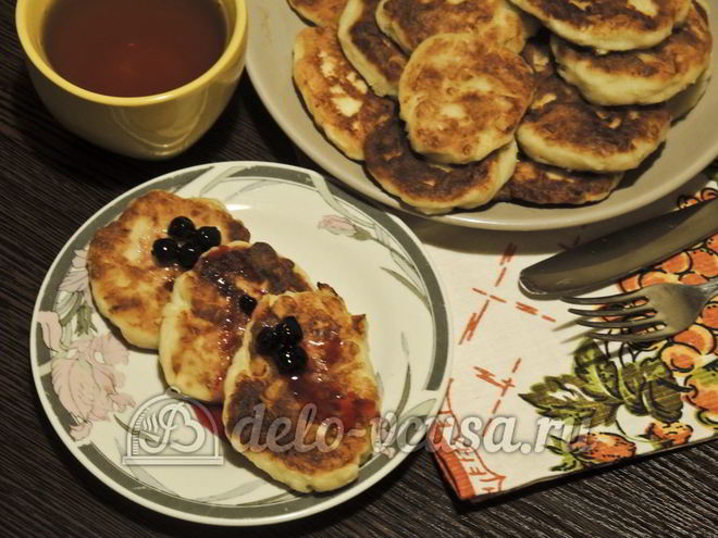 Рецепт сырников с фруктами