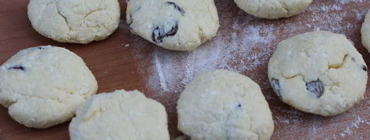 сырники с изюмом и манкой. Шаг 4