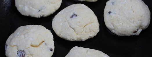 сырники с изюмом и манкой. Шаг 5