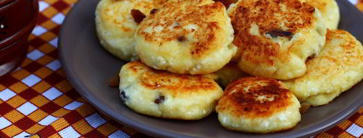 сырники с изюмом и манкой. Шаг 7