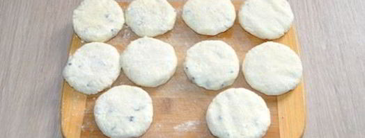 сырники с изюмом. Шаг 3