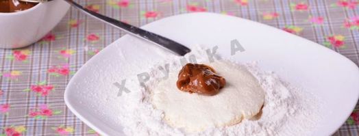 сырники с кокосовой стружкой и сгущенным молоком. Шаг 4