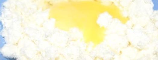 сырники с курагой и сметанным кремом. Шаг 2