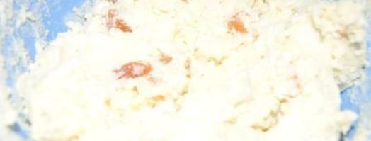 сырники с курагой и сметанным кремом. Шаг 4