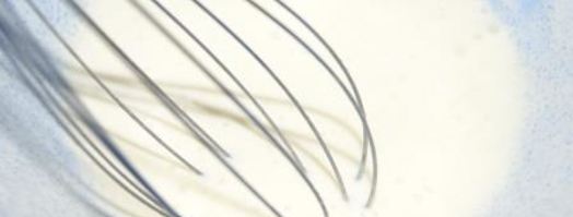 сырники с курагой и сметанным кремом. Шаг 6