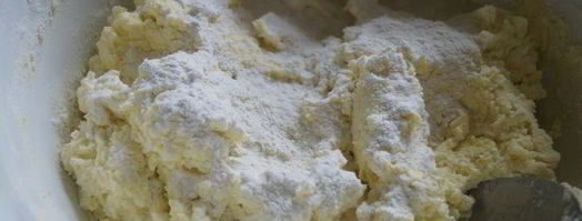 сырники с медовыми вишнями. Шаг 2