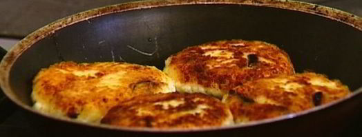 сырники с вишневым соусом. Шаг 6