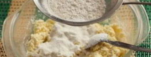 сырники в духовке с манкой. Шаг 3