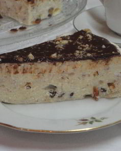 Творожник с орехами и изюмом