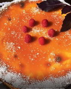 Творожник с ягодной прослойкой и соленой карамелью