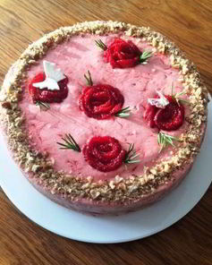 Творожник со свежей клубникой и черешней