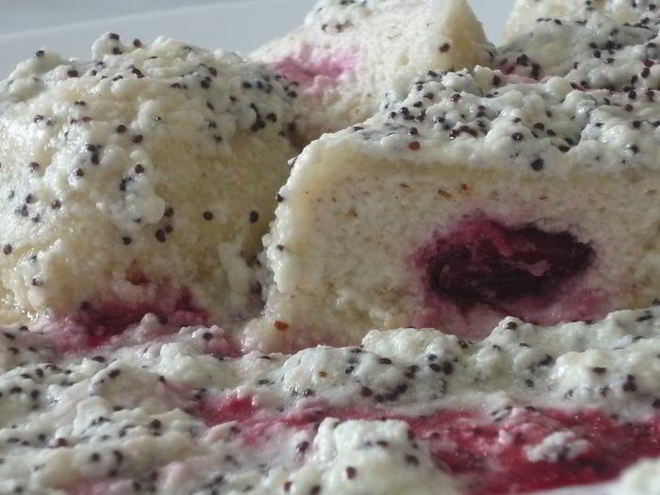 Рецепт творожников в сметанно-маковом соусе