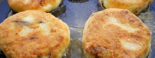 творожные сырники с тыквой и сливами. Шаг 6