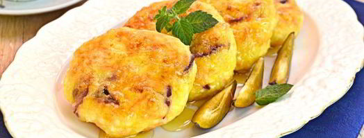 творожные сырники с тыквой и сливами. Шаг 7