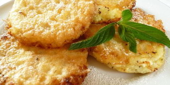 Вафельные сырники с абрикосами