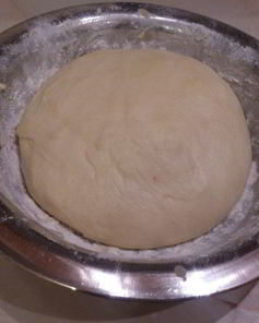 Дрожжевое тесто на кефире для булочек