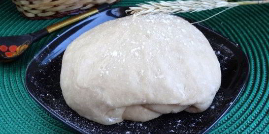 Дрожжевое тесто на кефире для пирога