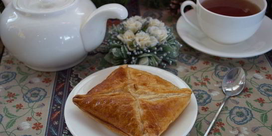 Слоеное бездрожжевое тесто с творогом