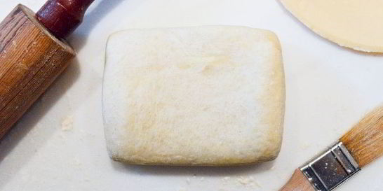 Замороженное бездрожжевое слоеное тесто