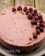 Бисквитный торт с малиной