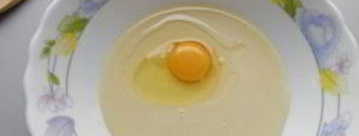 быстрый торт на сковороде со сгущенкой. Шаг 2