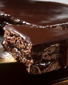 Идеальный шоколадный торт в глазури к празднику