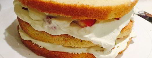 классический торт клубника со сливками. Шаг 12