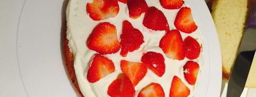 классический торт клубника со сливками. Шаг 11