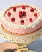 Малиновый творожный торт