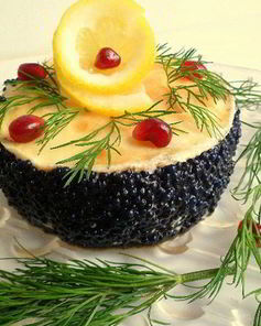 Мини-тортики из лимонныx блинов, зернистого творога и черной икры