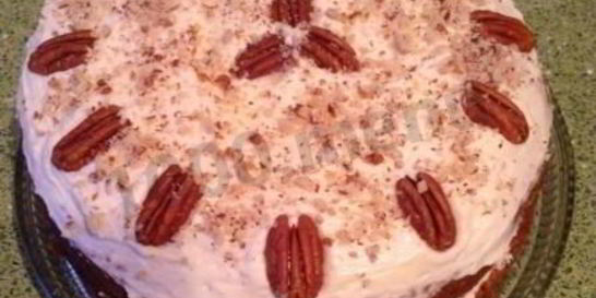 Морковный торт с маскарпоне и орехами