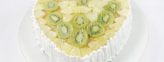 торт бисквитный с фруктами, желе и йогуртом. Шаг 21