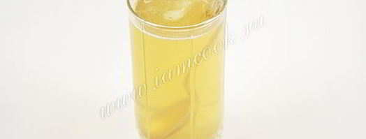 торт бисквитный с фруктами, желе и йогуртом. Шаг 10