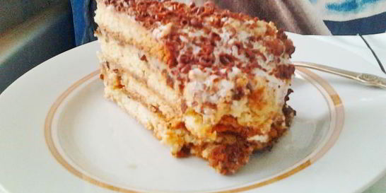 Торт с черносливом и орехами