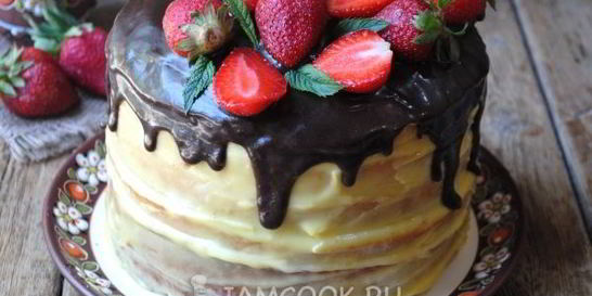 Торт с клубникой и заварным кремом