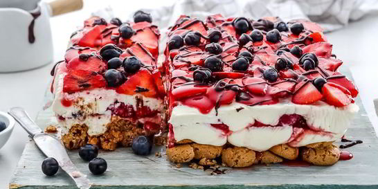 Торт с маскарпоне и клубникой