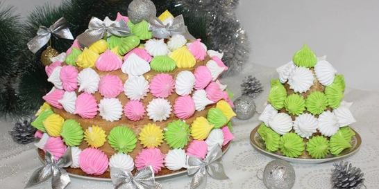 Торт Салют возле елочки